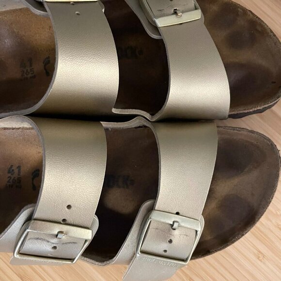 Birkenstocks Women’s Arizona Sandals Boho Shiny narrow fit Gold Sz 41 - Picture 3 of 4